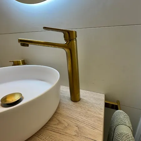 Liefdeshotel Suitepoolbarcelona *