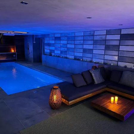 Suitepoolbarcelona Liefdeshotel *