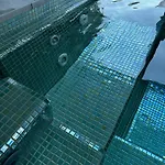 ラブホテル Suitepoolbarcelona *