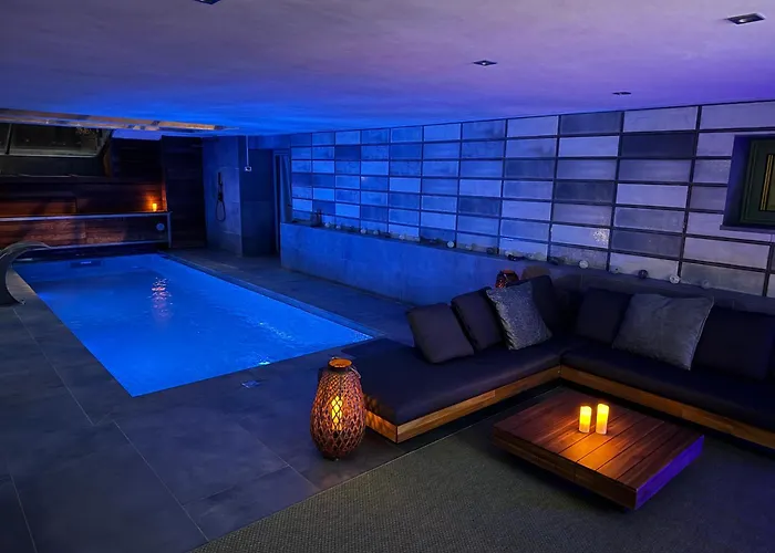 Suitepoolbarcelona 情趣酒店 *